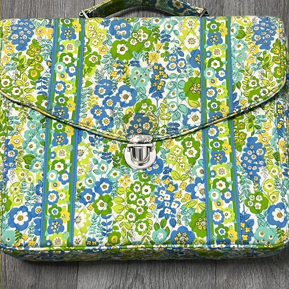 Vera Bradley English Meadow Women’s laptop bag.